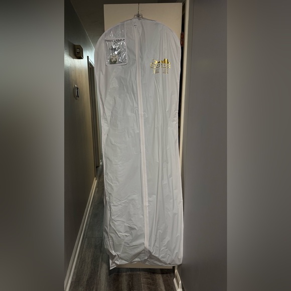 Dave & Johnny Gown in Mint - Picture 9 of 11